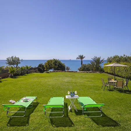 Maroni Beachfront * 拉纳卡