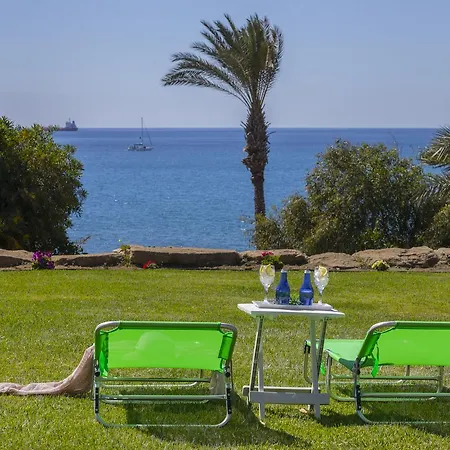 Maroni Beachfront *