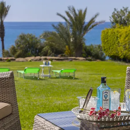 Villa Maroni Beachfront *