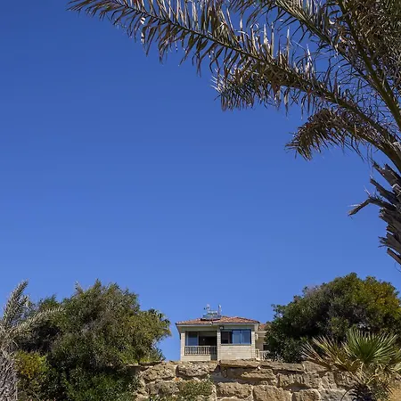 Maroni Beachfront Vila